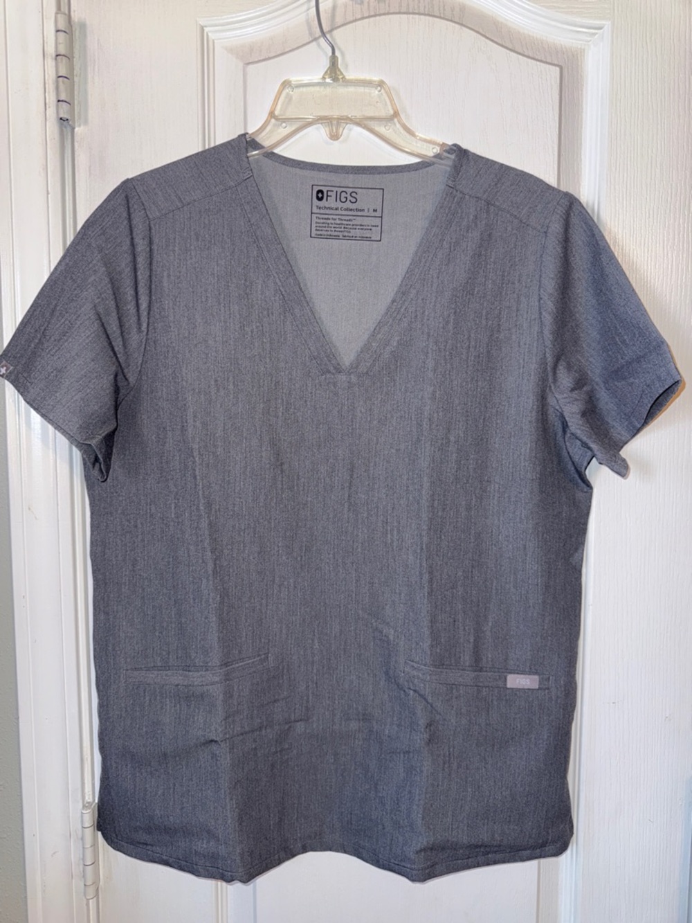 FIGS Graphite Casma Three-Pocket Scrub Top Size M